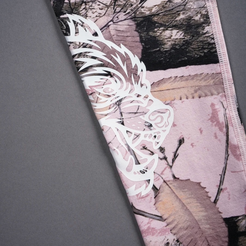 OUR PASSION EVERSON SEAMLESS SCRUNCH LEGGINGS in BEOWN/LIGHT MAUVE WOODLAND CAMO - Picture 12 of 15